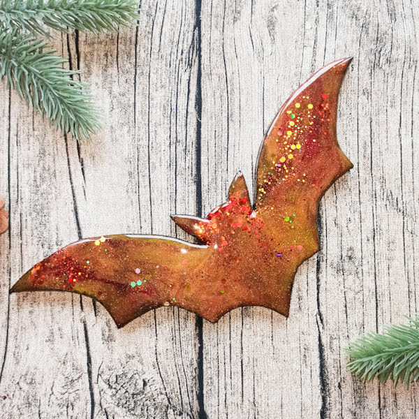 Resinbild Fledermaus Spicy Bat, original Kunstwerk, Halloweendeko, Epoxidharzbild, Resinart