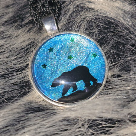 Edle Polarlicht Kunst aus UV Harz mit Eisbär Silhouette und Glitzer Effekten